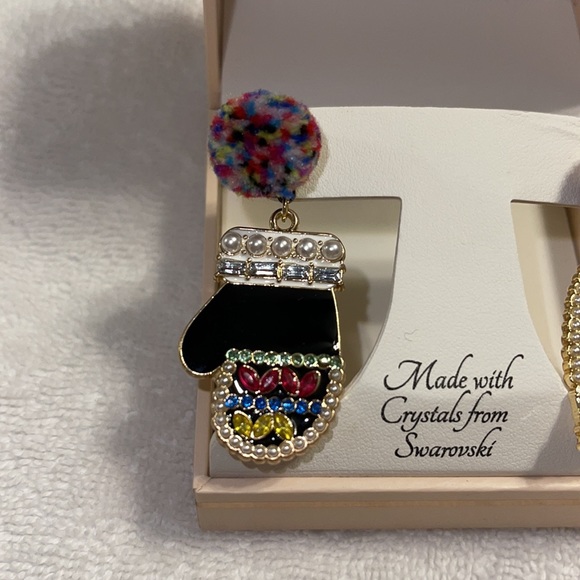 Sofia James Mitten and Winter Hat Earrings - Picture 2 of 3